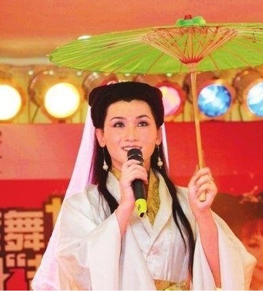 伪娘时代 真假美人雌雄难辨的白娘子（图）