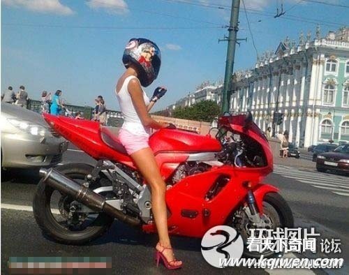 这些美女绝对是搞笑界的超女 哥要hold住了(组图)