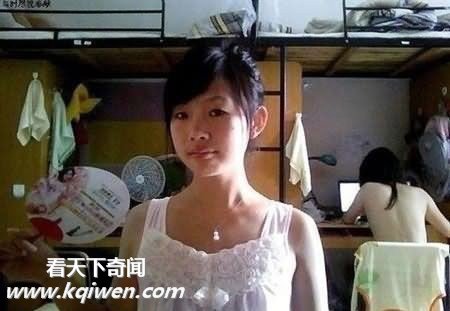 搜集女生宿舍里的疯狂行为(组图)