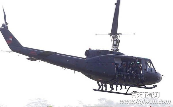 高清：中国印尼两国陆军特种兵联合训练